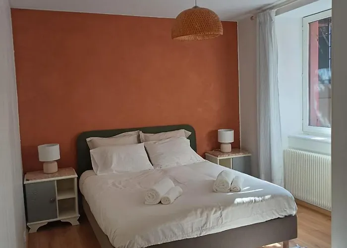 Celeste فندق مبيت وإفطار مُلووز